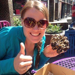 Meet your Posher, Brooke